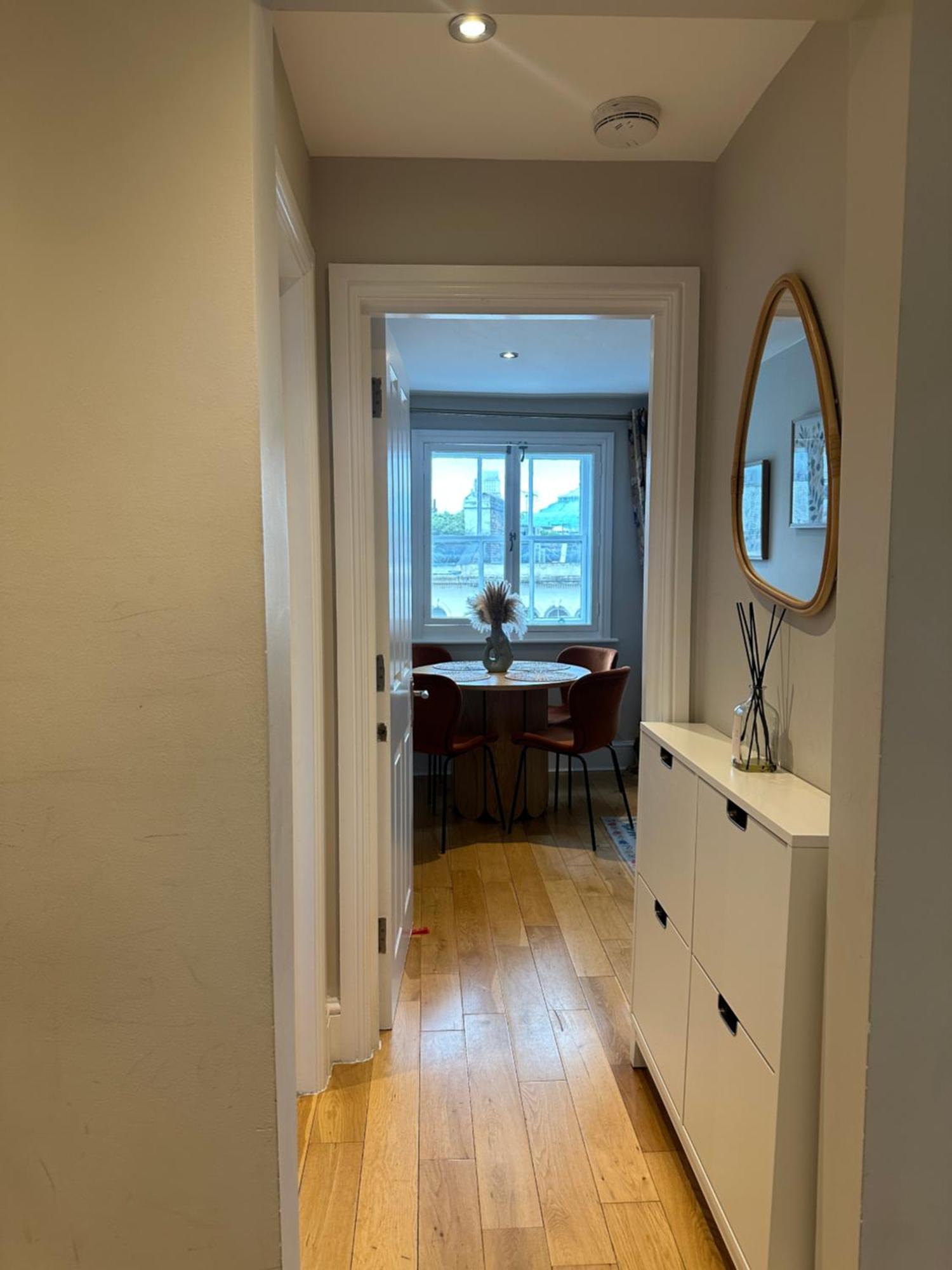 Stylish Flat Minutes From Covent Garden - West End Apartment *