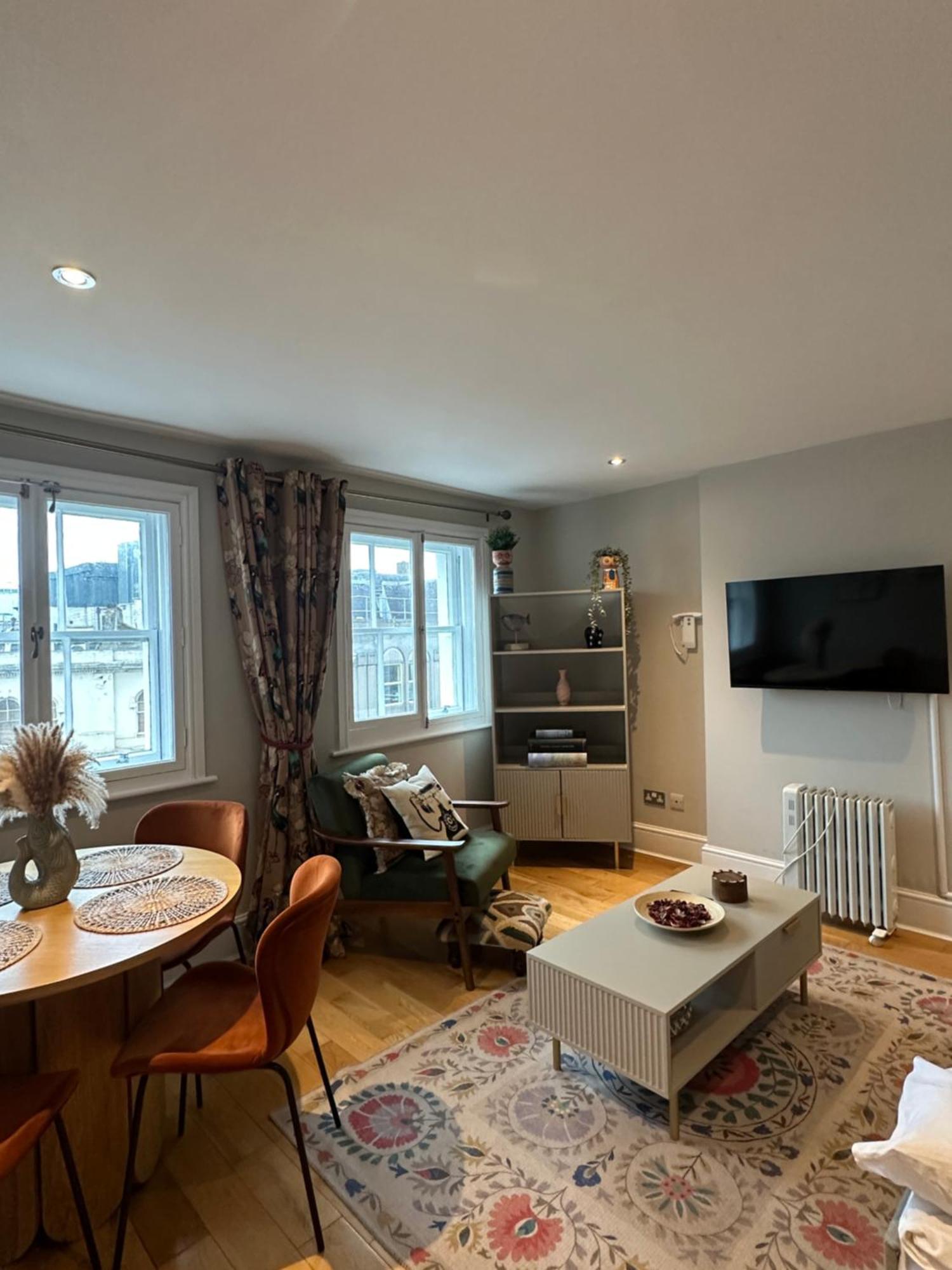 Apartment Stylish Flat Minutes From Covent Garden - West End London